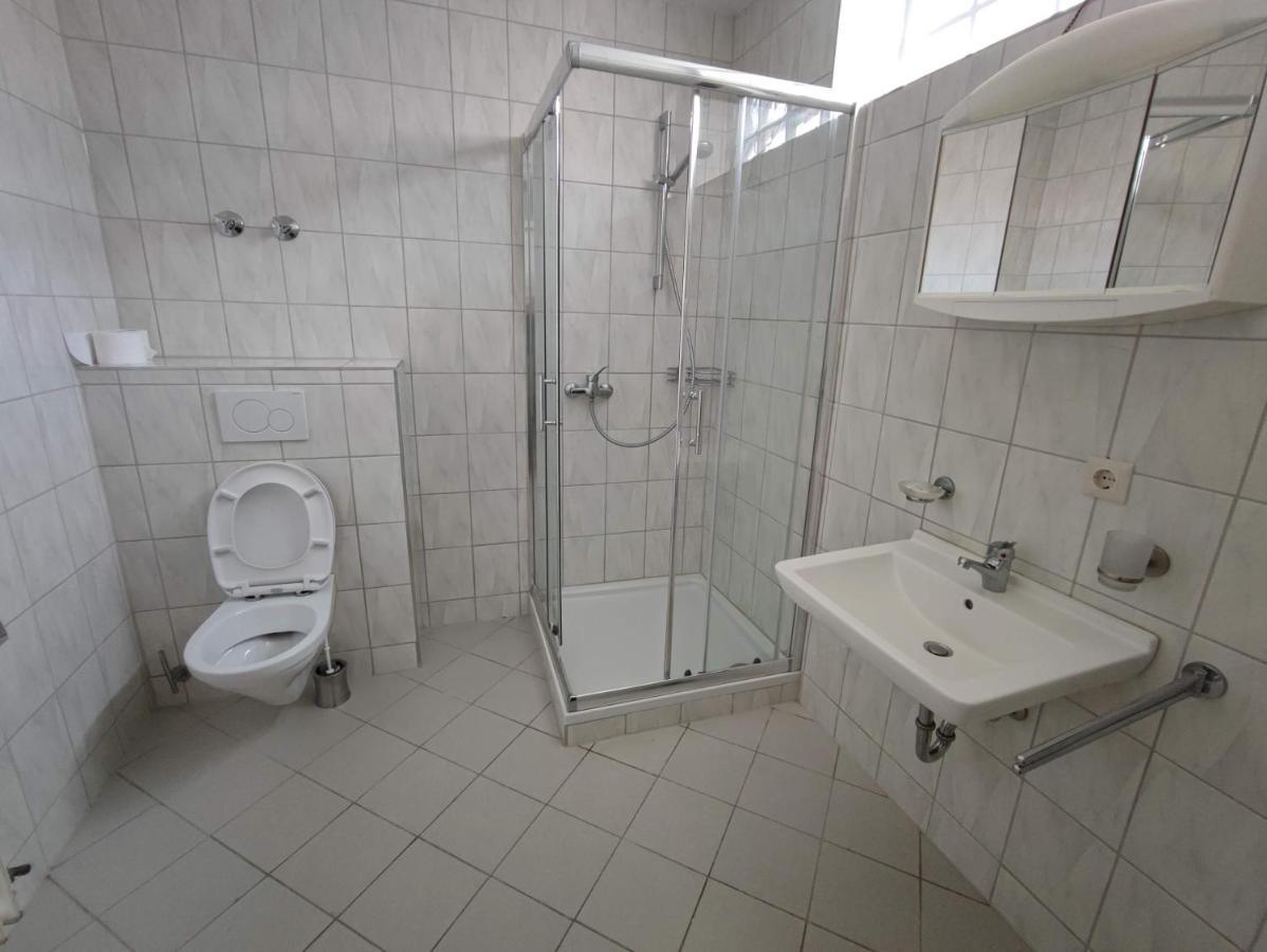 Hotel Schiff Ращат Екстериор снимка