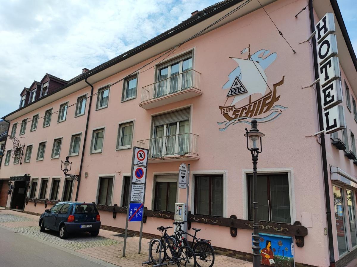Hotel Schiff Ращат Екстериор снимка