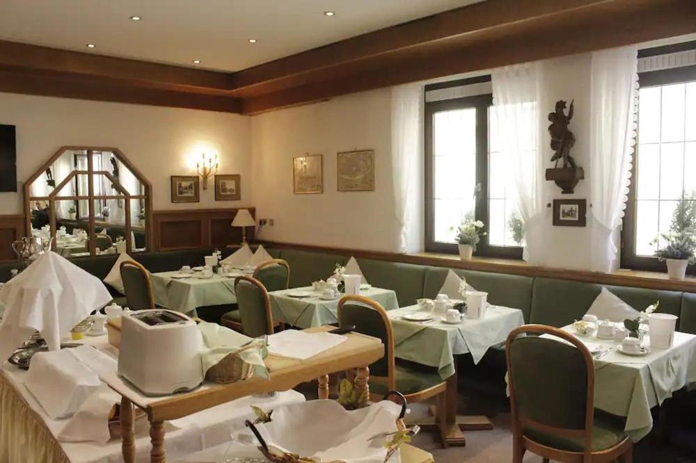 Hotel Schiff Ращат Екстериор снимка