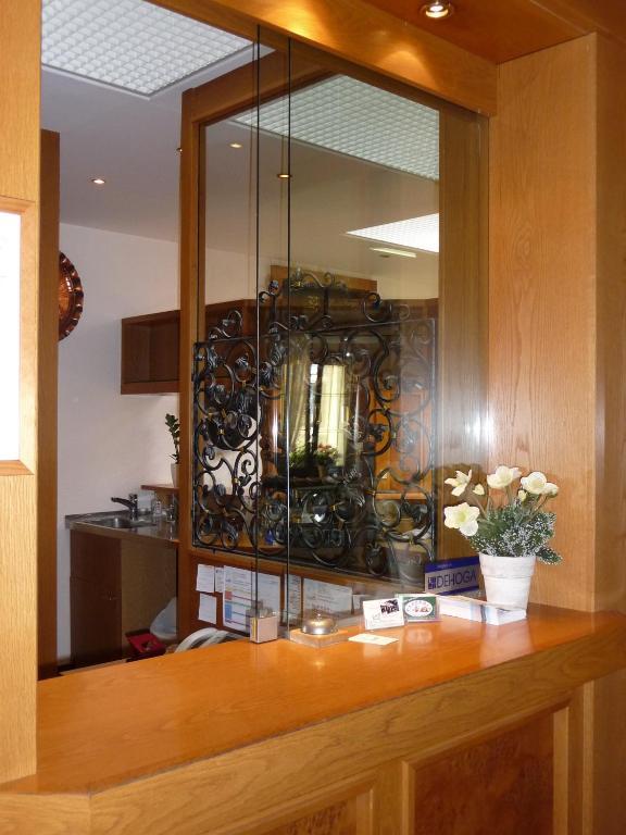 Hotel Schiff Ращат Екстериор снимка