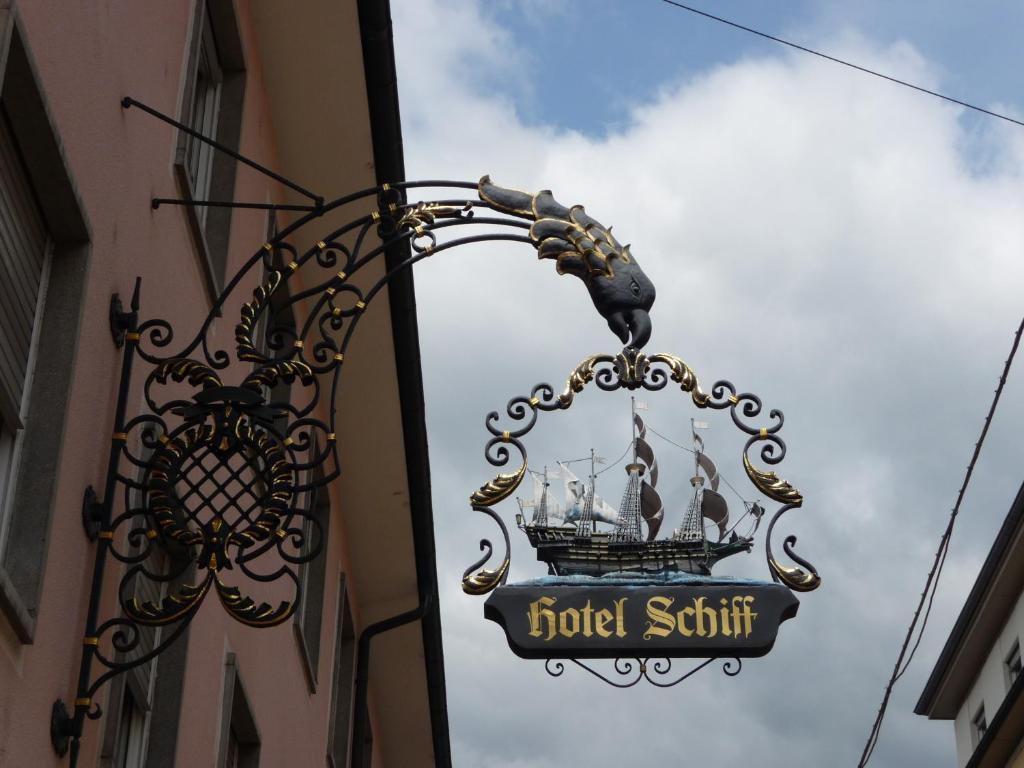 Hotel Schiff Ращат Екстериор снимка
