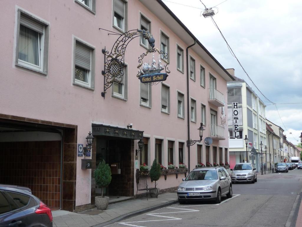 Hotel Schiff Ращат Екстериор снимка
