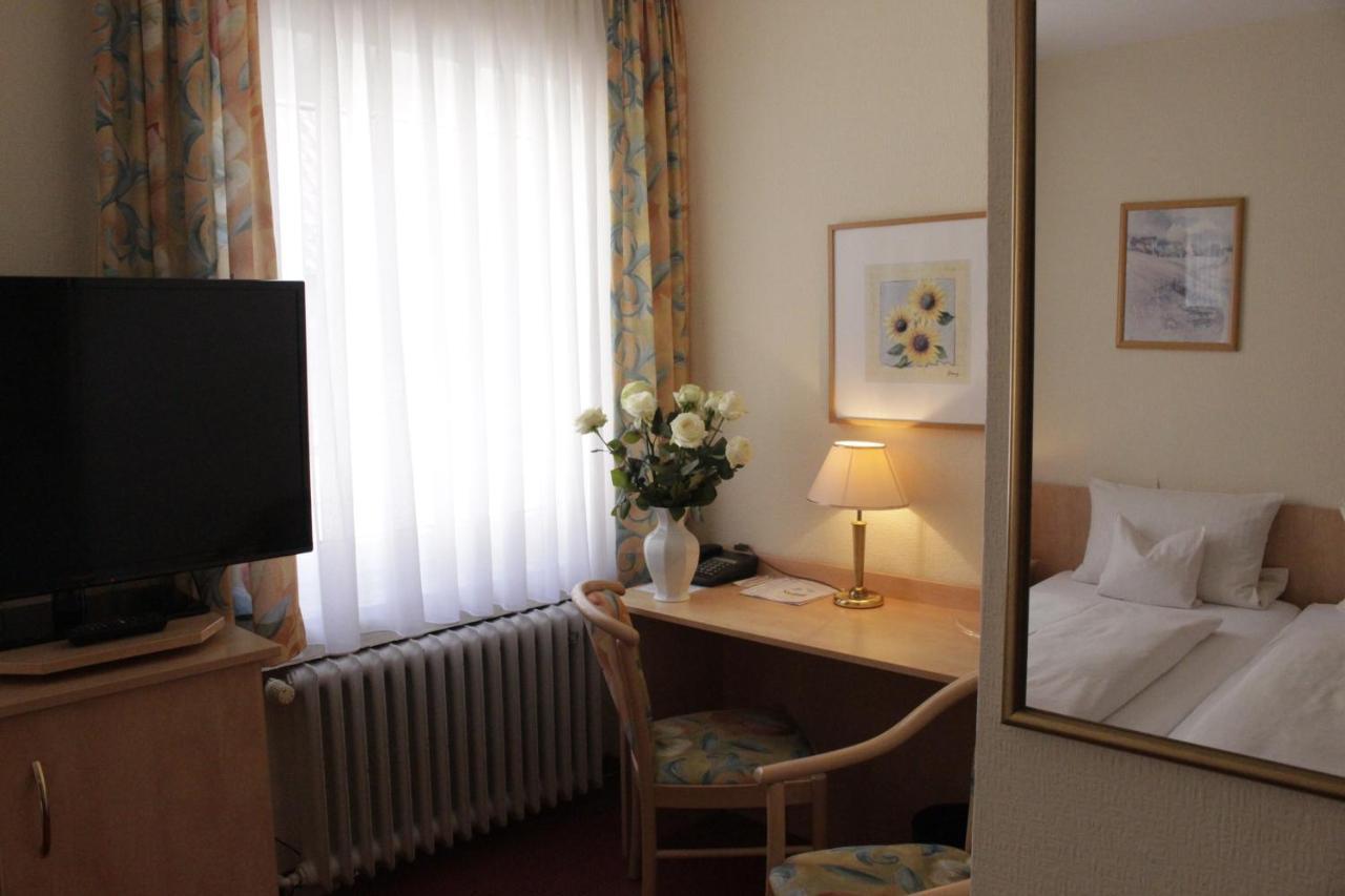 Hotel Schiff Ращат Екстериор снимка