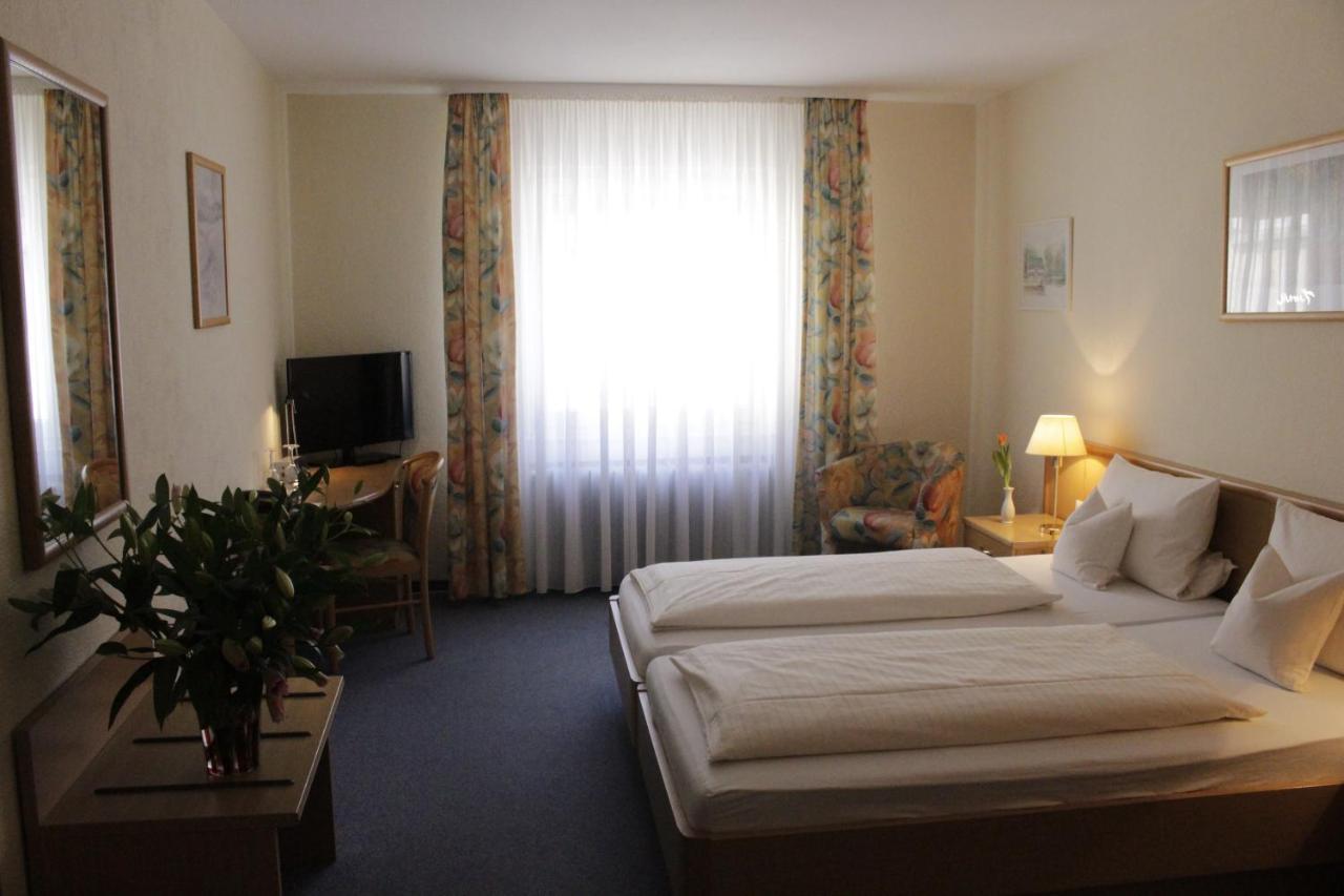 Hotel Schiff Ращат Екстериор снимка